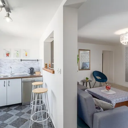 Richard Apartment *